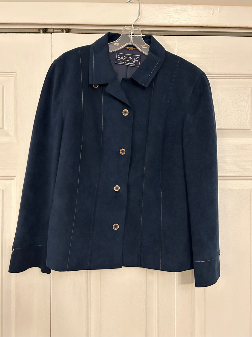Baronia Von gallas
 Navy Suede Button-Front Women's Jacket and skirt